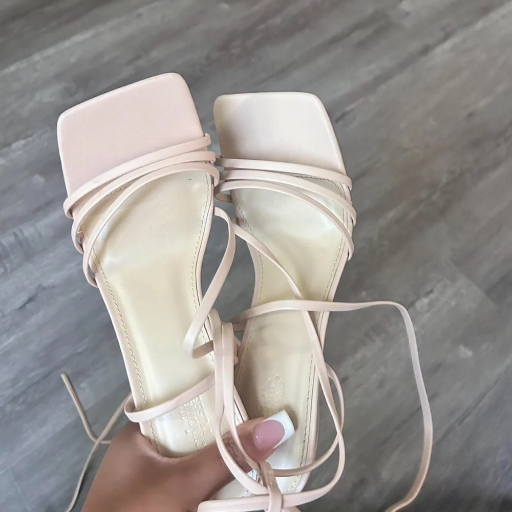 strap heels - Picture 1 of 2
